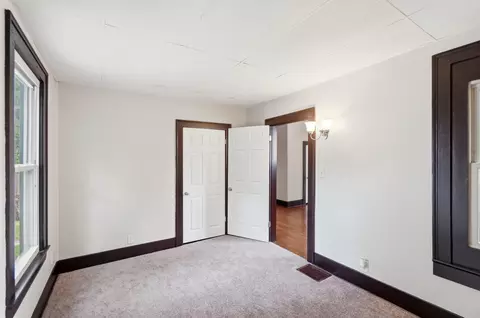 Bedroom - 462-462 5 Stanton Ave, Springfield, OH 45503 photo 2 of 10