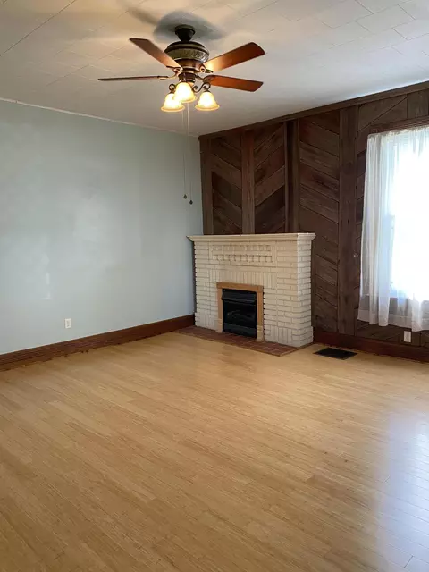 Living - 318 Brooklyn Ave, Sidney, OH 45365 photo 2 of 2