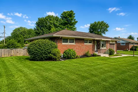 Exterior - 4735 W Ridgewood Rd, Springfield, OH 45503 photo 3 of 9