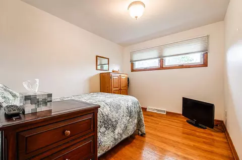 Bedroom - 4735 W Ridgewood Rd, Springfield, OH 45503 photo 5 of 5