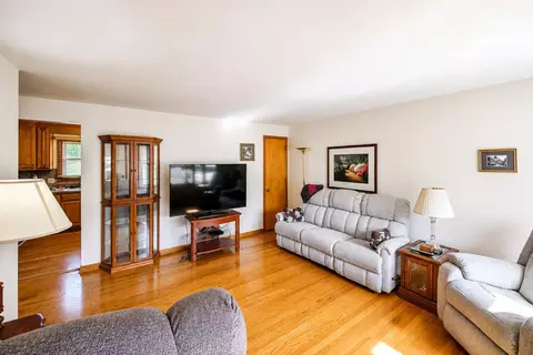 Living - 4735 W Ridgewood Rd, Springfield, OH 45503 photo 2 of 3