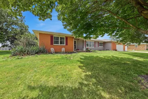 Exterior - 3961 Mumper Rd, Springfield, OH 45502 photo 3 of 9