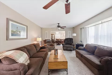 Living - 3961 Mumper Rd, Springfield, OH 45502 photo 3 of 4