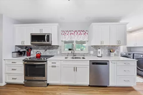 Kitchen - 3961 Mumper Rd, Springfield, OH 45502 photo 5 of 5