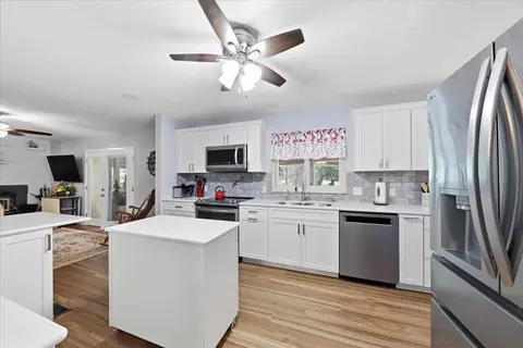 Kitchen - 3961 Mumper Rd, Springfield, OH 45502 photo 4 of 5
