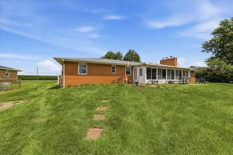 Exterior - 3961 Mumper Rd, Springfield, OH 45502 photo 7 of 9