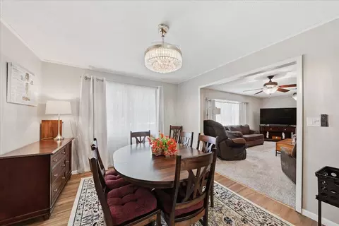 Dining - 3961 Mumper Rd, Springfield, OH 45502 photo 3 of 4