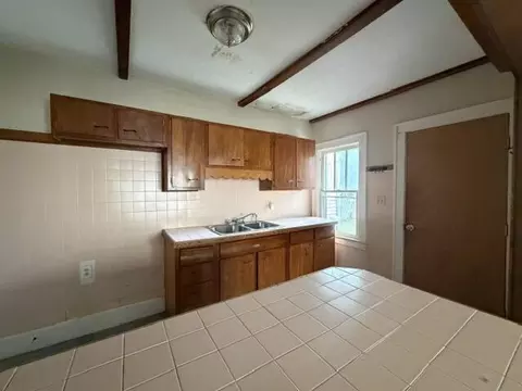 Kitchen - 468 E Cecil St, Springfield, OH 45503 photo 2 of 4