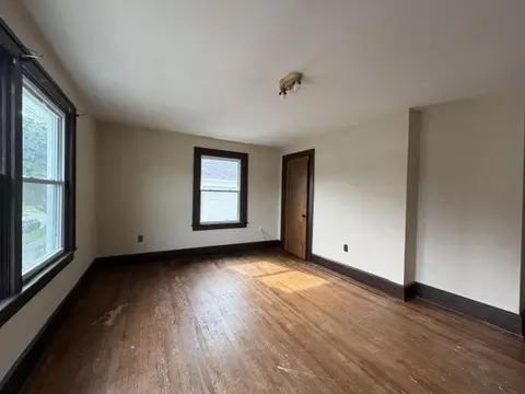 Bedroom - 468 E Cecil St, Springfield, OH 45503 photo 3 of 5