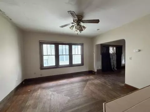 Living - 468 E Cecil St, Springfield, OH 45503 photo 3 of 7
