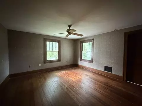 Bedroom - 468 E Cecil St, Springfield, OH 45503 photo 4 of 5