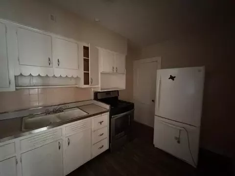 Kitchen - 468 E Cecil St, Springfield, OH 45503 photo 4 of 4