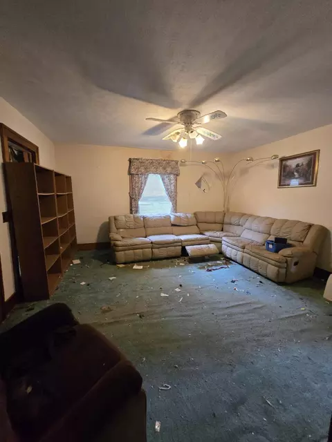 Living - 2865 Mechanicsburg Rd, Springfield, OH 45503 photo 1 of 1