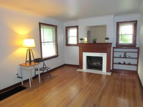 Living - 600 S Clairmont Ave, Springfield, OH 45505 photo 1 of 3