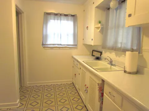 Kitchen - 600 S Clairmont Ave, Springfield, OH 45505 photo 2 of 2