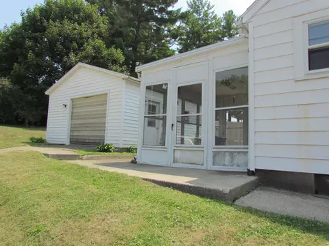 Exterior - 600 S Clairmont Ave, Springfield, OH 45505 photo 4 of 8