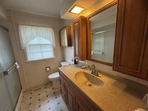 Bath - 1033 Willow St, Celina, OH 45822 photo 1 of 1