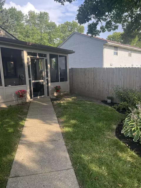 Exterior - 2715 Red Coach Dr, Springfield, OH 45503 photo 3 of 5