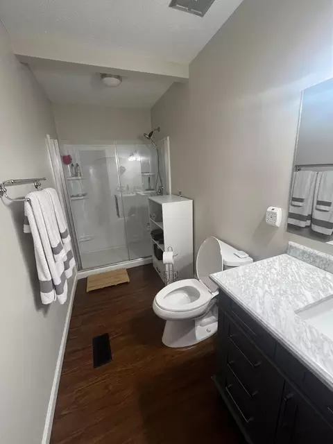 Bath - 2715 Red Coach Dr, Springfield, OH 45503 photo 2 of 2