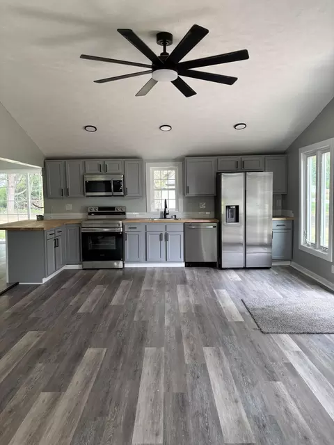 Kitchen - 513 Kinnane Ave, Springfield, OH 45505 photo 1 of 3