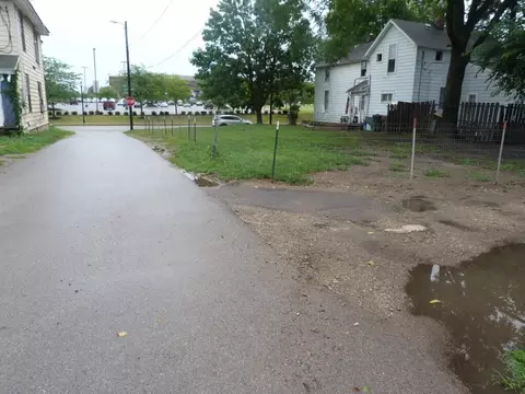 327 N Yellow Springs St, Springfield, OH 45504 photo 4