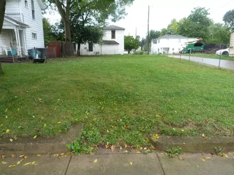 327 N Yellow Springs St, Springfield, OH 45504 photo 9