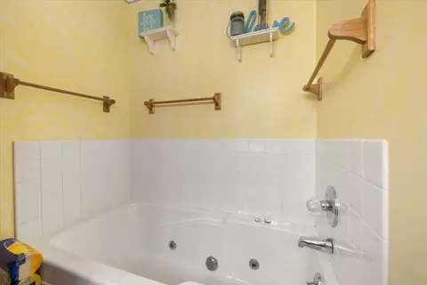 Bath - 3333 Rocky Point Rd, Springfield, OH 45502 photo 5 of 6