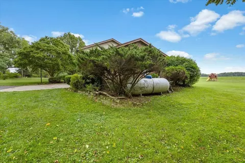 Exterior - 3333 Rocky Point Rd, Springfield, OH 45502 photo 9 of 10