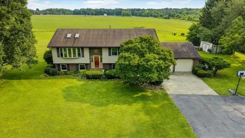View/Area - 3333 Rocky Point Rd, Springfield, OH 45502 photo 4 of 6