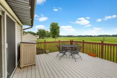 Exterior - 3333 Rocky Point Rd, Springfield, OH 45502 photo 5 of 10