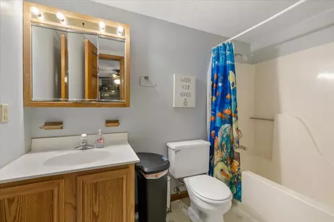 Bath - 3333 Rocky Point Rd, Springfield, OH 45502 photo 6 of 6