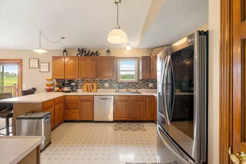 Kitchen - 3333 Rocky Point Rd, Springfield, OH 45502 photo 3 of 4
