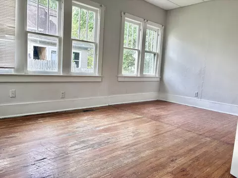 Living - 227 E Northern Ave, Springfield, OH 45503 photo 1 of 6