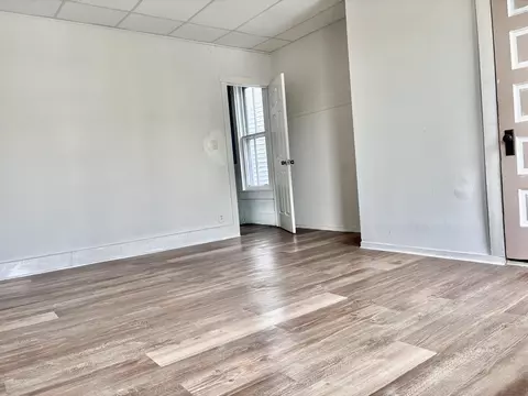 Living - 227 E Northern Ave, Springfield, OH 45503 photo 5 of 6