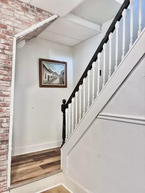 Entry Way - 227 E Northern Ave, Springfield, OH 45503 photo 1 of 3