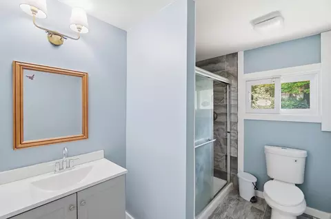 Bath - 102 S Freeman St, Springfield, OH 45505 photo 4 of 5