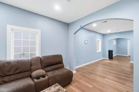 Entry Way - 102 S Freeman St, Springfield, OH 45505 photo 3 of 16