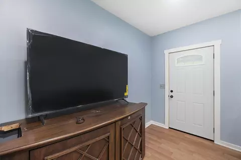 Entry Way - 102 S Freeman St, Springfield, OH 45505 photo 2 of 16