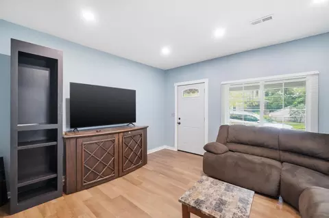 Living - 102 S Freeman St, Springfield, OH 45505 photo 3 of 4