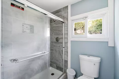 Bath - 102 S Freeman St, Springfield, OH 45505 photo 5 of 5