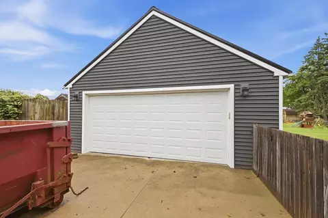Exterior - 39 Oaksmere Rd, Springfield, OH 45503 photo 8 of 8