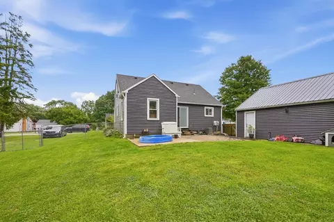 Exterior - 39 Oaksmere Rd, Springfield, OH 45503 photo 3 of 8