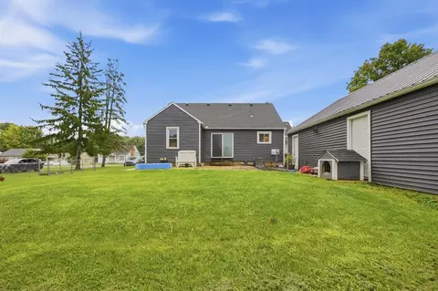 Exterior - 39 Oaksmere Rd, Springfield, OH 45503 photo 4 of 8