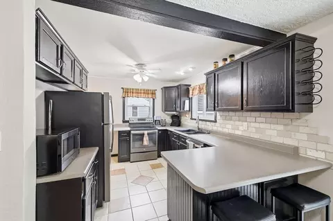 Kitchen - 39 Oaksmere Rd, Springfield, OH 45503 photo 1 of 3