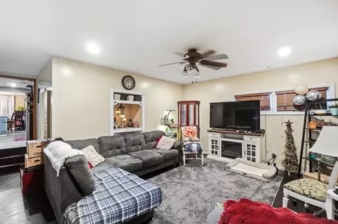 Living - 1310 Texas Ave, Springfield, OH 45505 photo 2 of 3