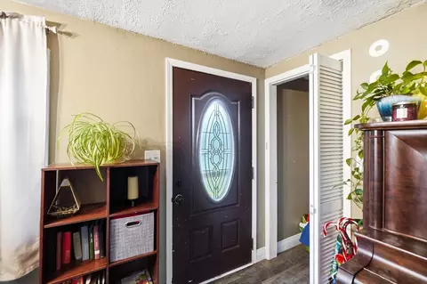 Entry Way - 1310 Texas Ave, Springfield, OH 45505 photo 1 of 4