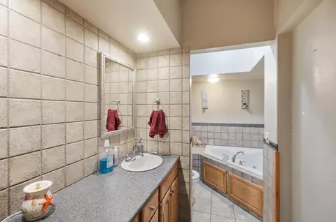 Bath - 1310 Texas Ave, Springfield, OH 45505 photo 1 of 5