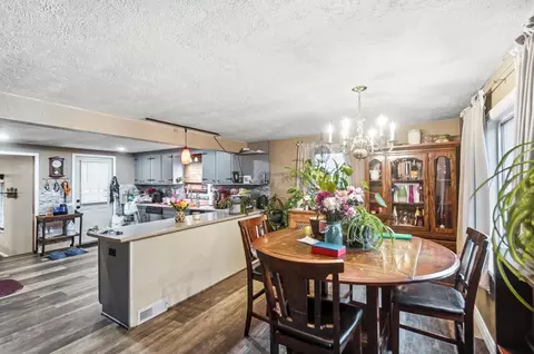 Dining - 1310 Texas Ave, Springfield, OH 45505 photo 1 of 3