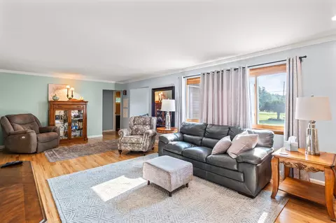 Living - 4179 Upper Valley Pike, Springfield, OH 45502 photo 2 of 2