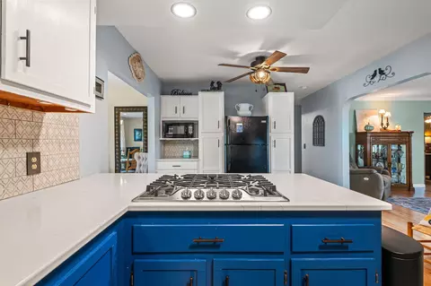 Kitchen - 4179 Upper Valley Pike, Springfield, OH 45502 photo 3 of 3